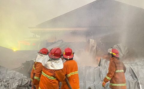 Gudang Isi Styrofoam di Untung Suropati Dilalap Si Jago Merah, Dinas Damkar Bandar Lampung Terjunkan 5 Unit Damkar dan 23 Personil