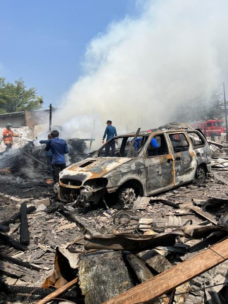 Kebakaran Panglong Kayu di Jalan Ryacudu