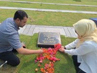 Ziarah ke Makam Tokoh Pemekaran Pringsewu, Ririn-Win: Siap Wujudkan Cita-cita Pendiri Pringsewu, Hadirkan Kesejahteraan Masyarakat