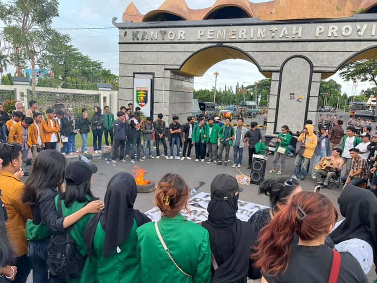 Ratusan Mahasiswa Lampung Melakukan Aksi Penolakan Kenaikan PPN 12%