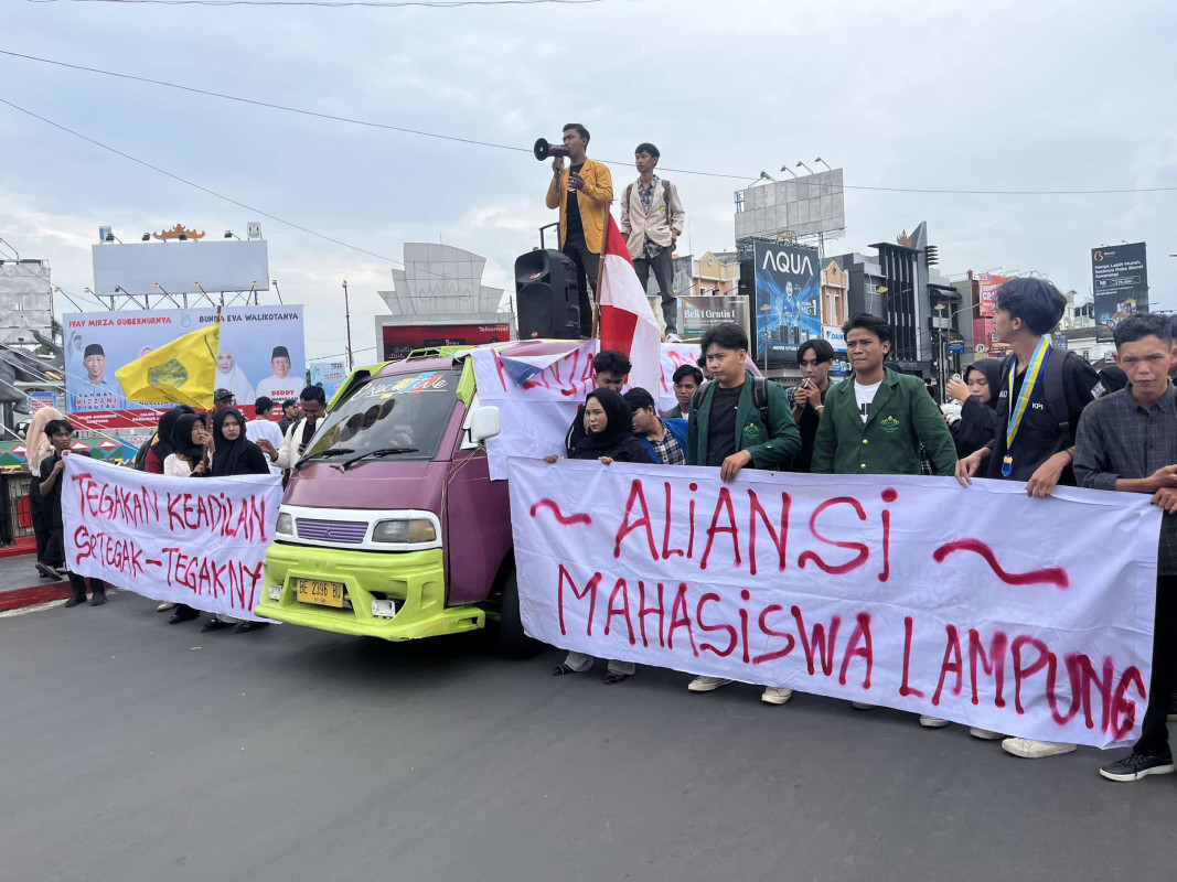 Aliansi Mahasiswa Lampung Menggelar Aksi Damai Menuntut Penegakan Hukum yang Adil di Kota Bandar Lampung
