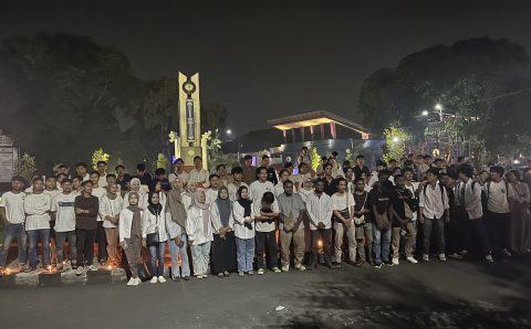 Ratusan Mahasiswa Unila Gelar Seruan Aksi Seribu Lilin Untuk Unila