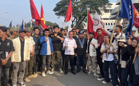 Sebanyak Puluhan Organisasi Kepemudaan Mahasiswa Geruduk Kantor Pemprov Lampung